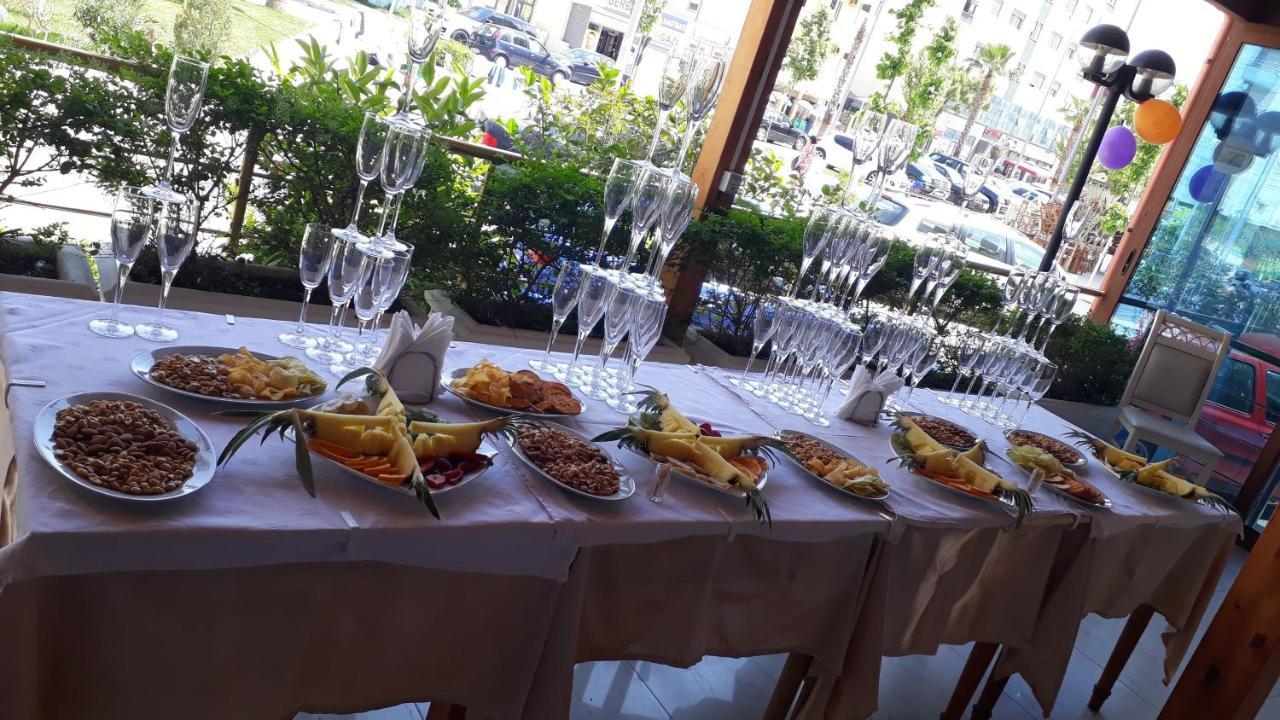 Hotel 3 Vellezerit Durrës Eksteriør billede