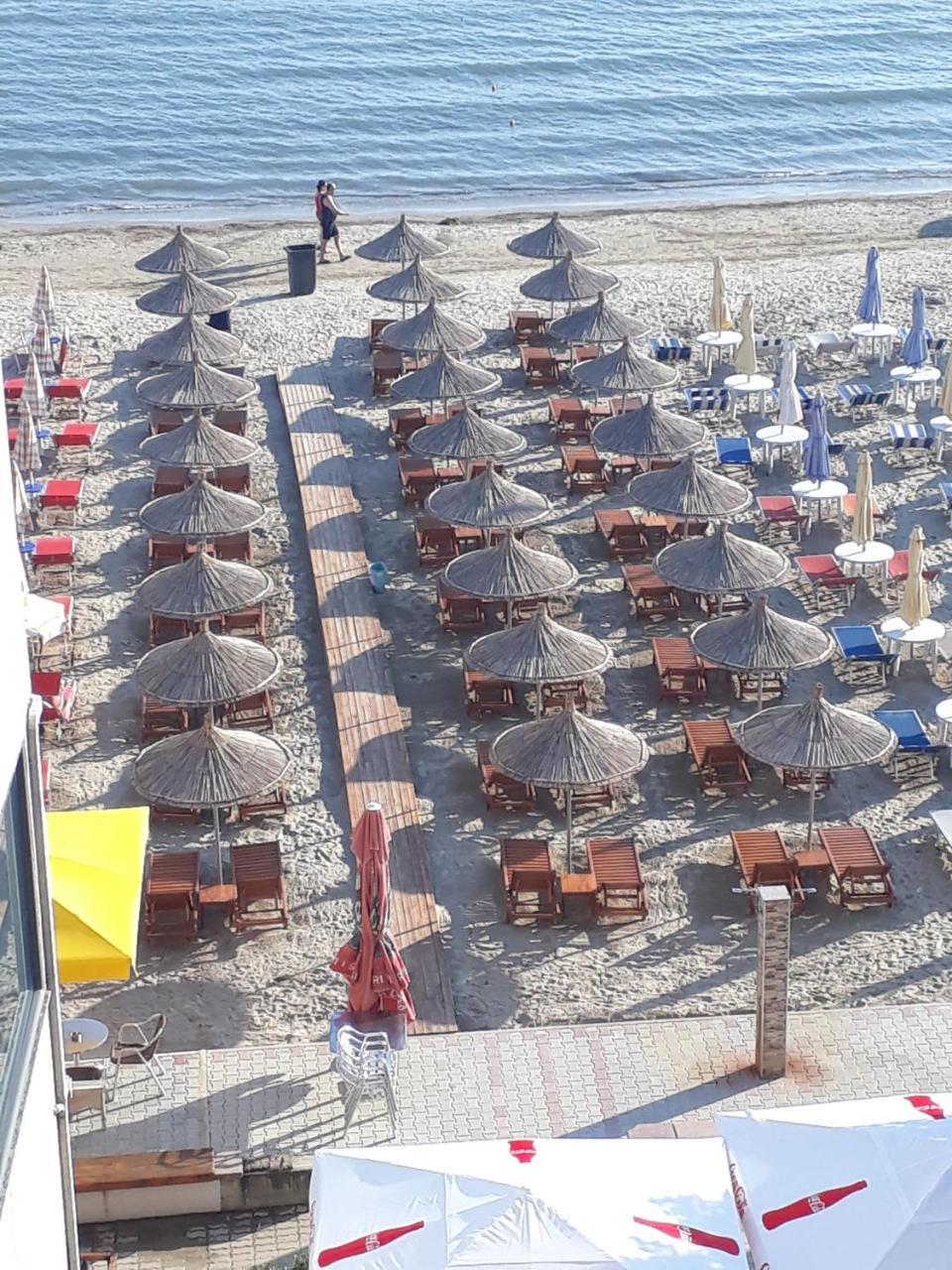Hotel 3 Vellezerit Durrës Eksteriør billede