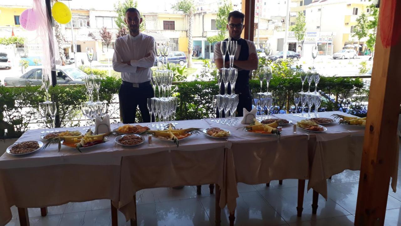 Hotel 3 Vellezerit Durrës Eksteriør billede
