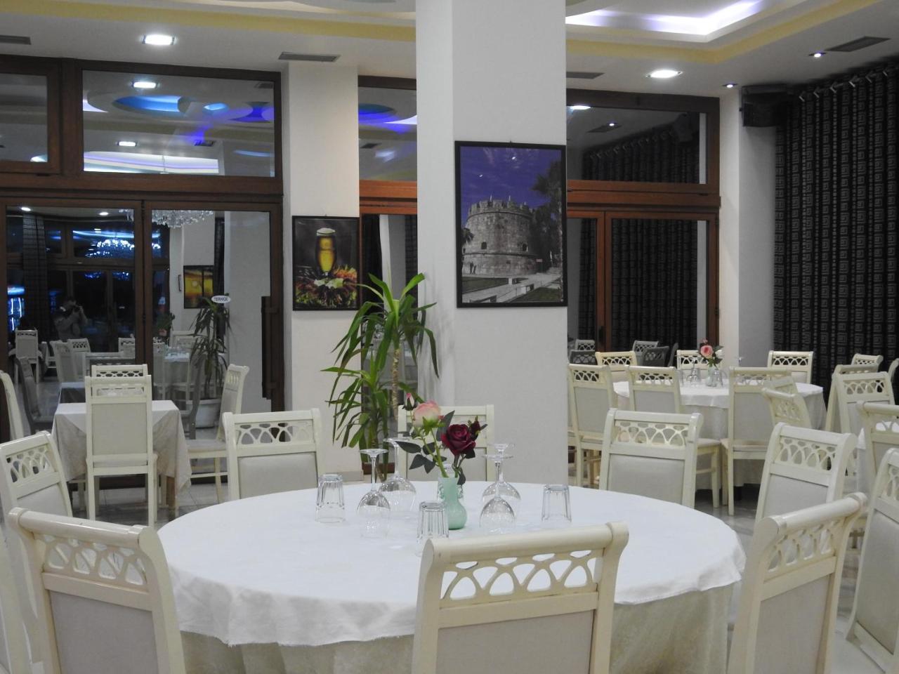 Hotel 3 Vellezerit Durrës Eksteriør billede