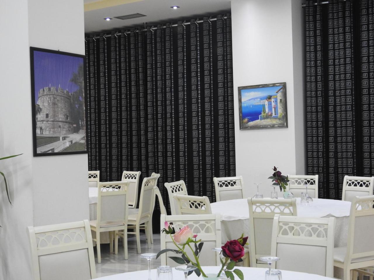 Hotel 3 Vellezerit Durrës Eksteriør billede